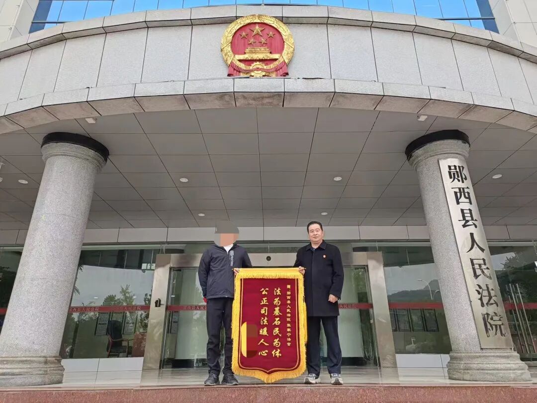 微信图片_2025-12-17_160327_530.jpg 微信图片_2025-12-17_160327_530.jpg